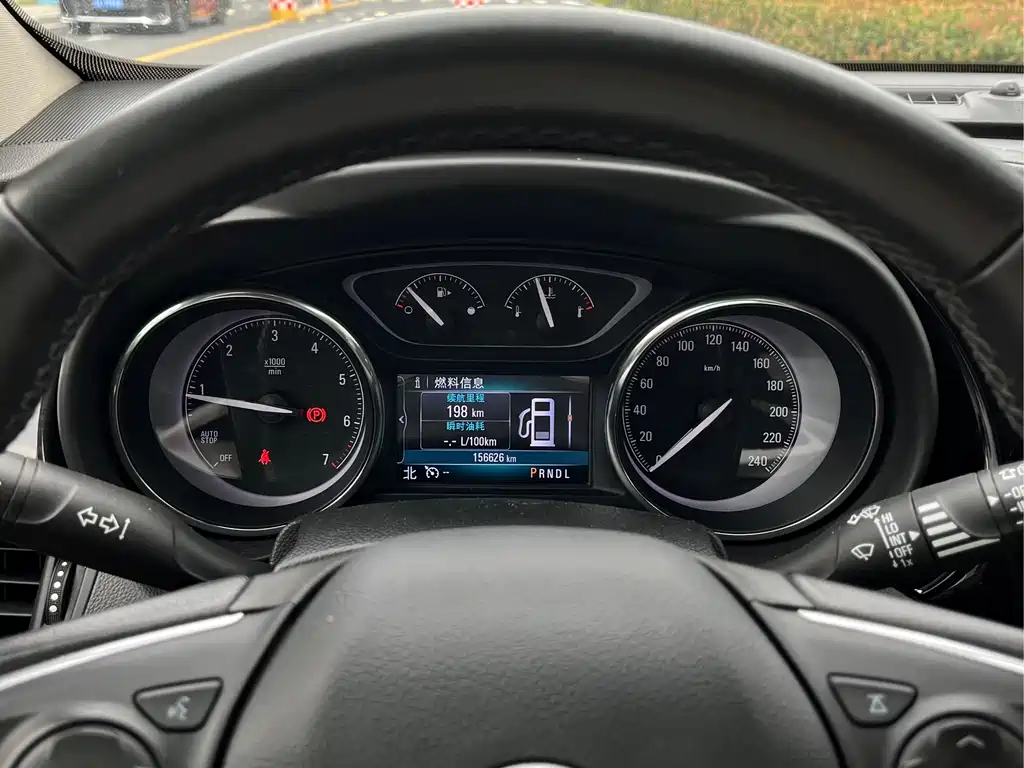Buick Envision Plus — миниатюра 8