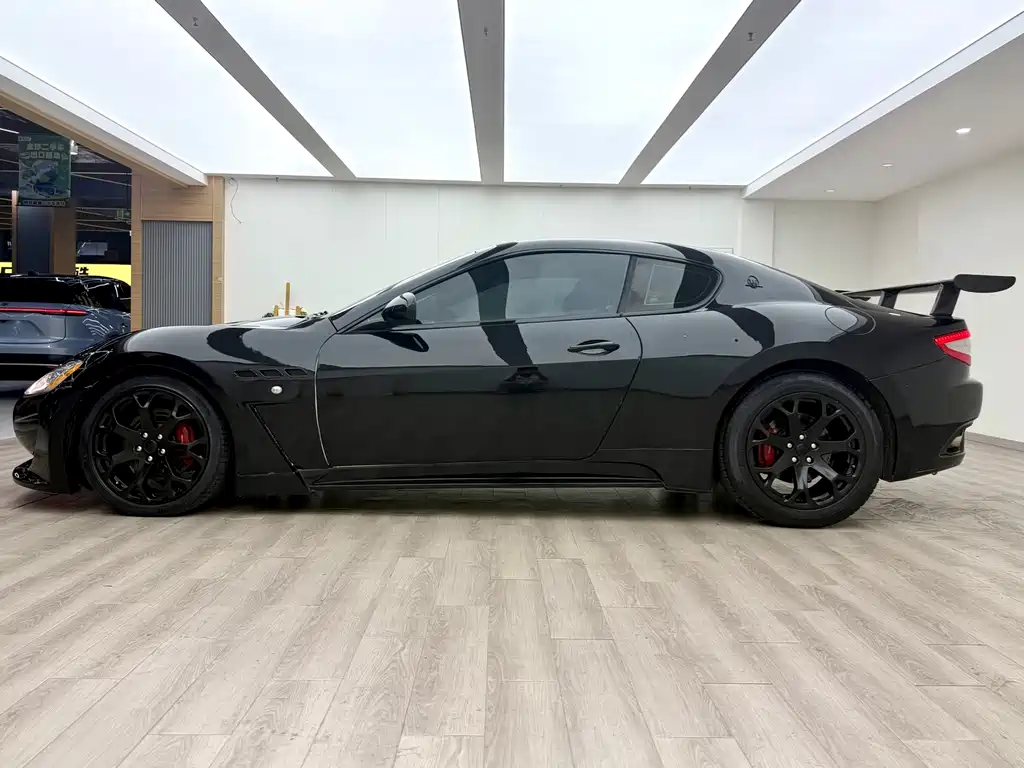 Maserati GranTurismo 2013 4.2L V8