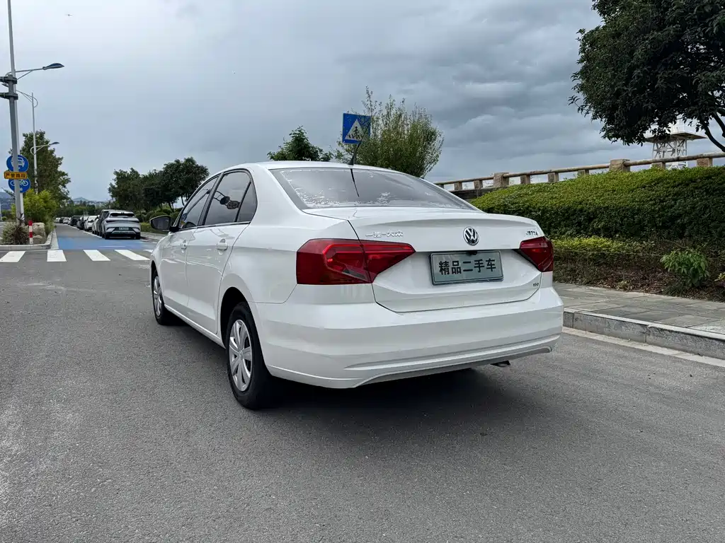 Volkswagen Jetta — миниатюра 4