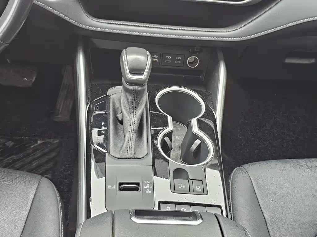 Toyota Highlander 2022 2.5L Luxury 7 мест