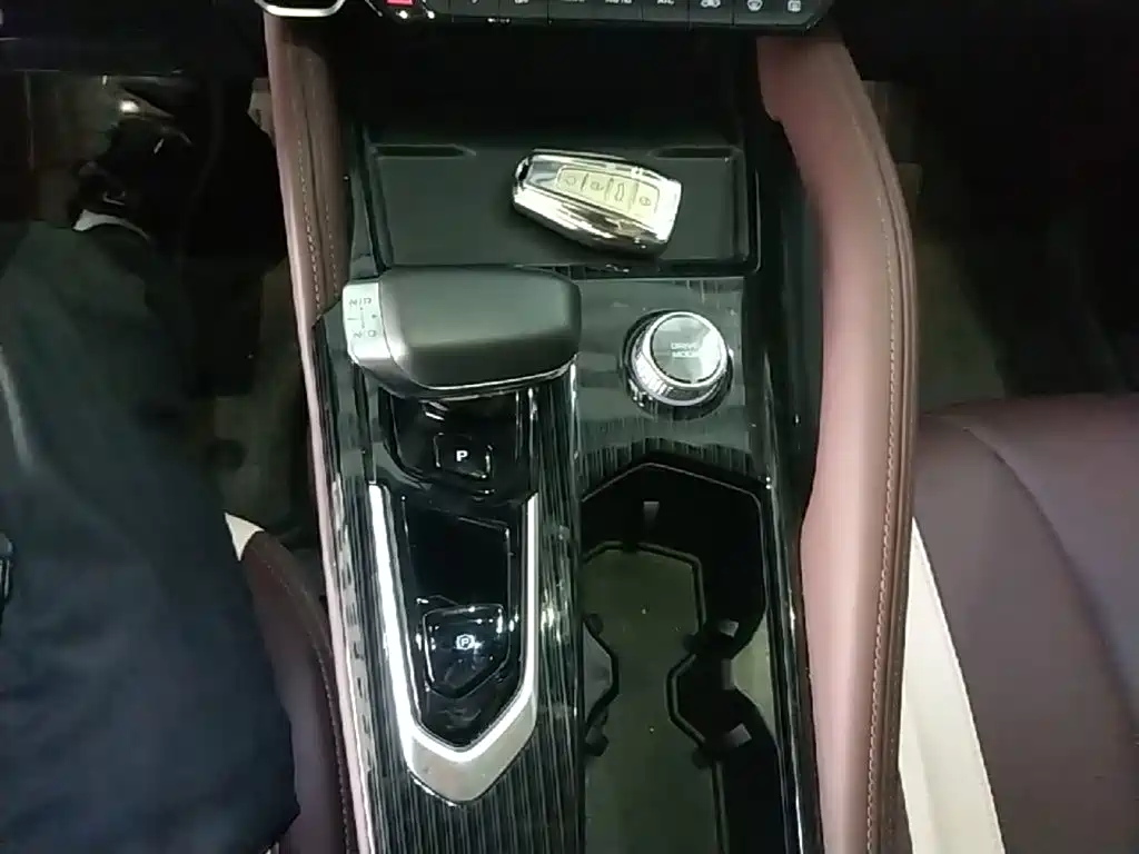 Geely Xingyue L — миниатюра 14