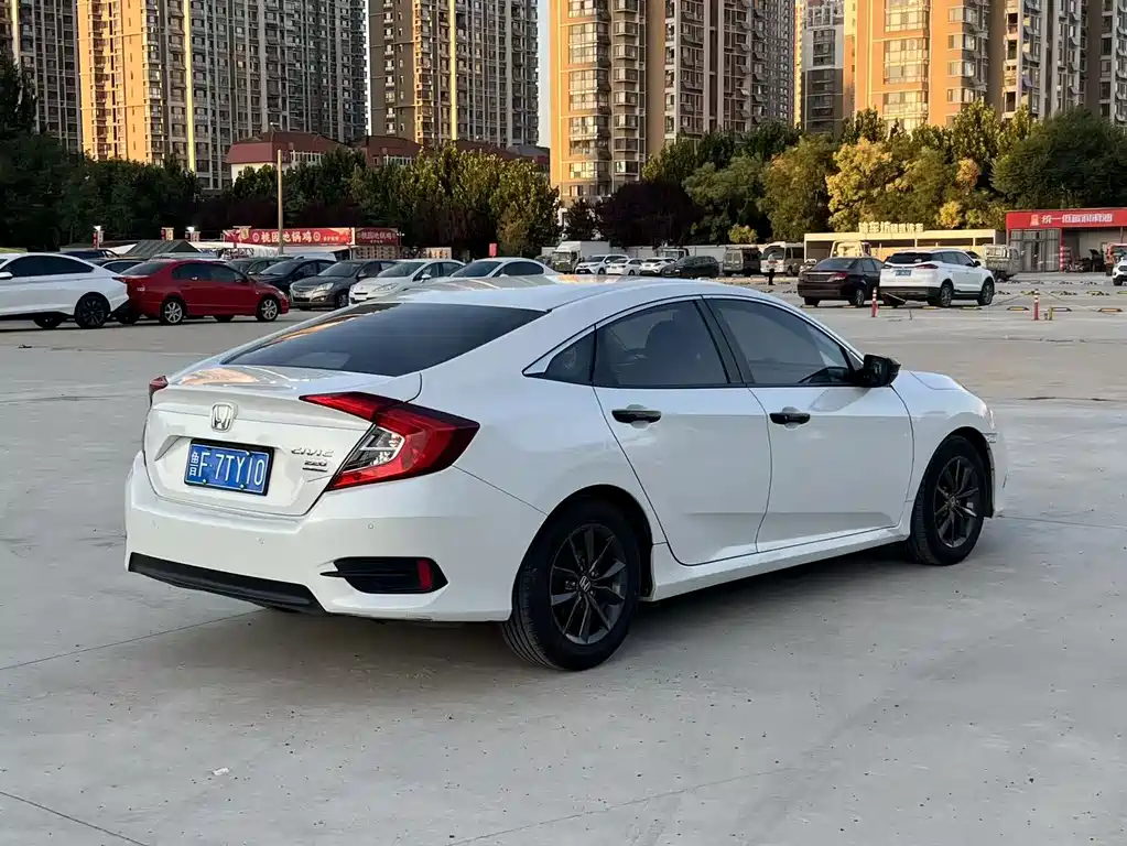 Honda Civic — миниатюра 4