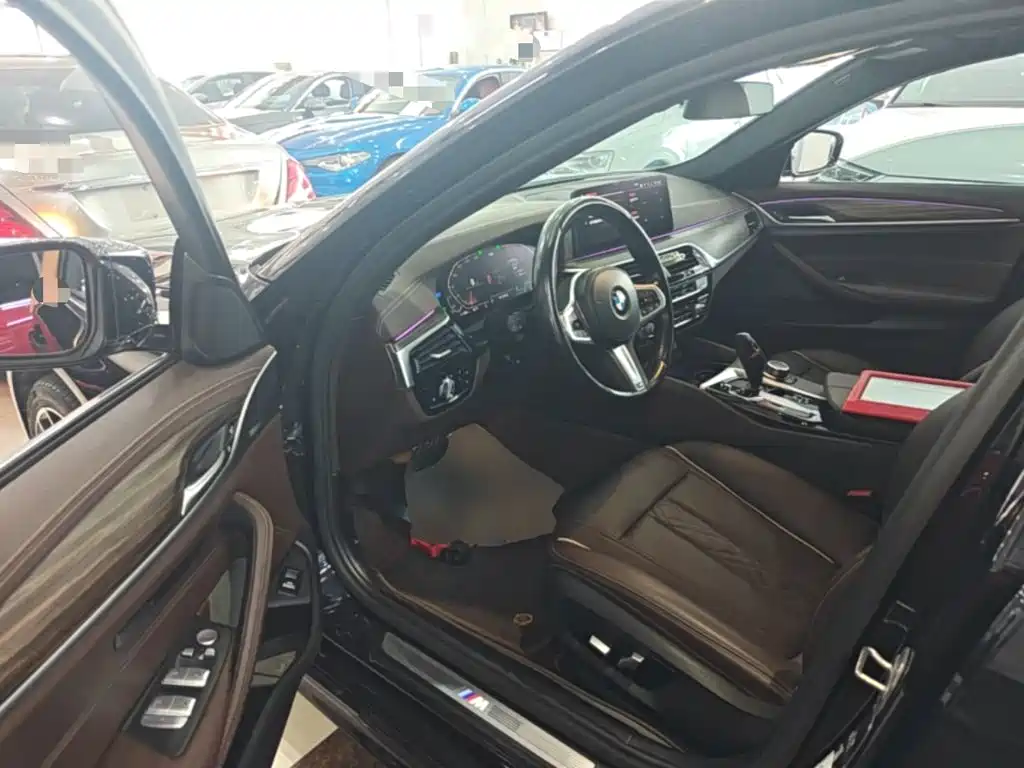 BMW 5 Series — миниатюра 16
