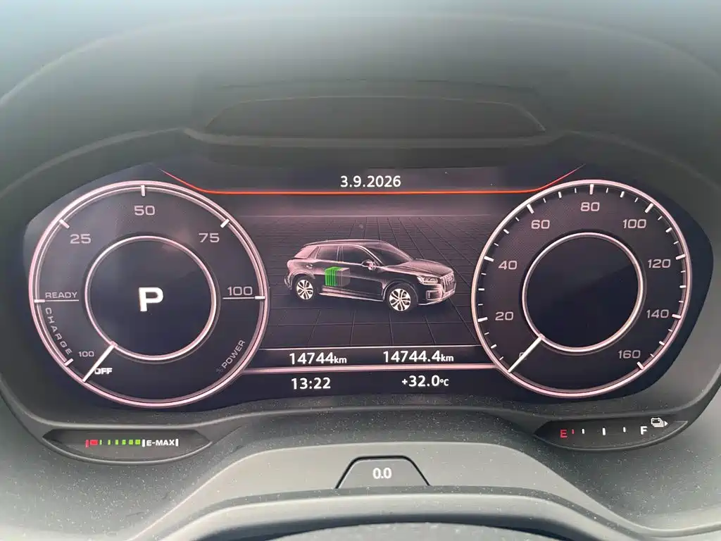 Audi Q2L e-tron — миниатюра 12