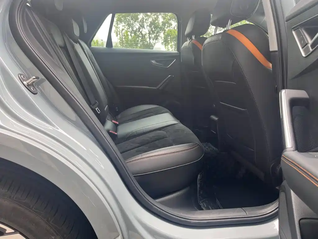 Audi Q2L e-tron — миниатюра 10