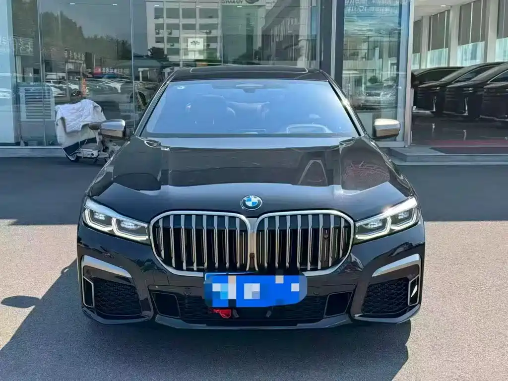 BMW 7 Series — миниатюра 2