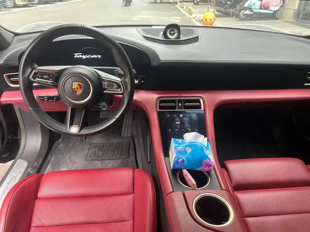 Porsche Taycan — миниатюра 7