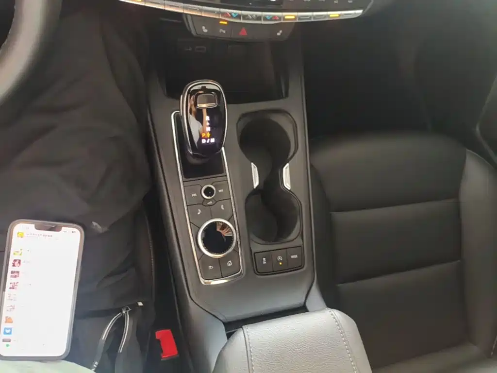 Cadillac XT4 — миниатюра 14