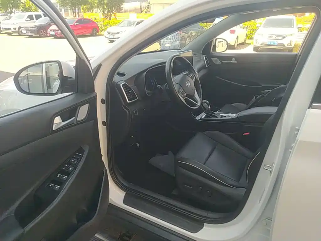 Hyundai Tucson — миниатюра 16