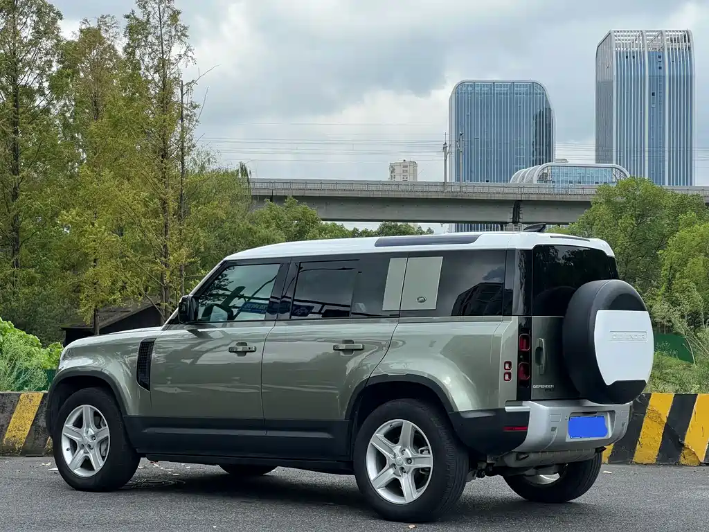 Land Rover Defender — миниатюра 7