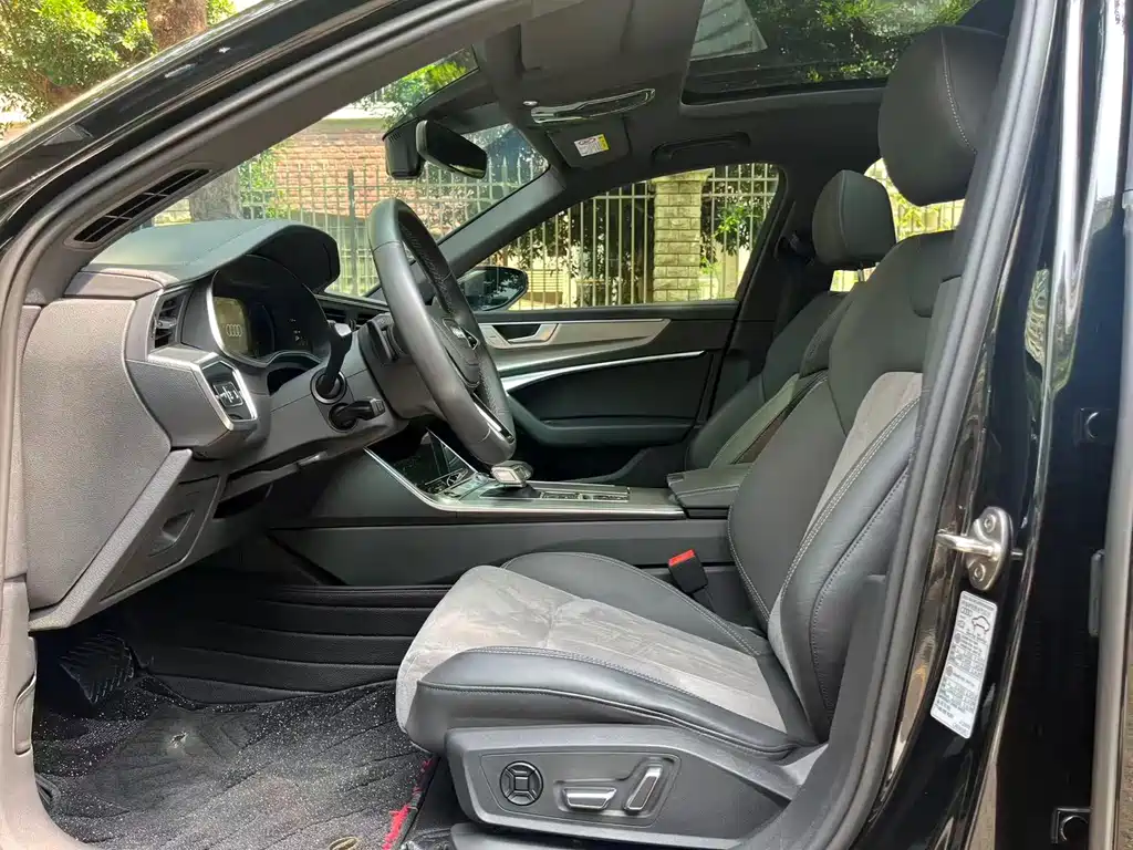 Audi A6L 2023 40 TFSI Luxury