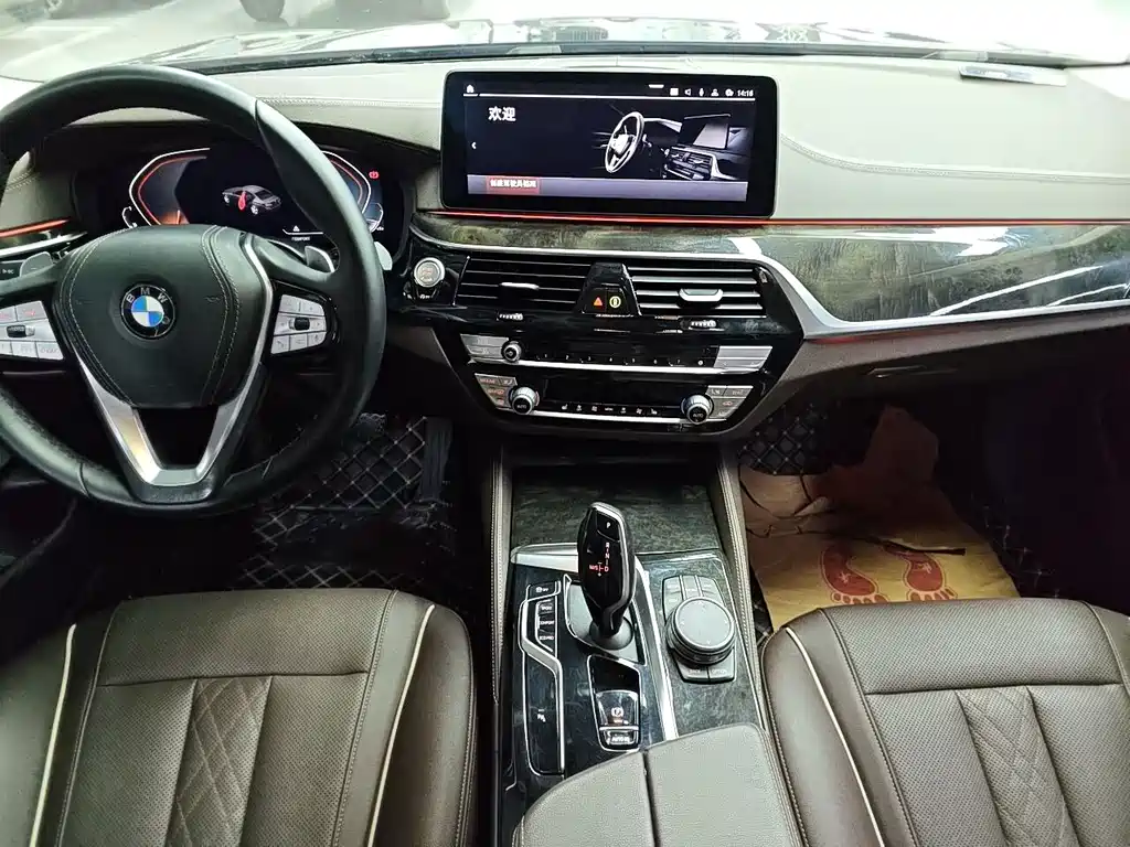 BMW 5 Series — миниатюра 14