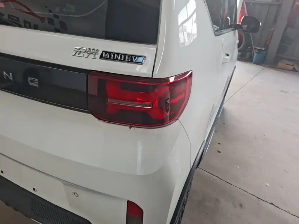 Wuling MINIEV — миниатюра 8