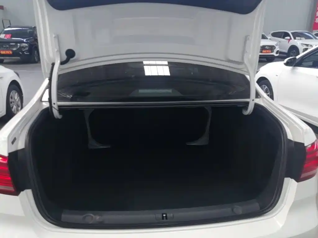 Volkswagen Lavida — миниатюра 19