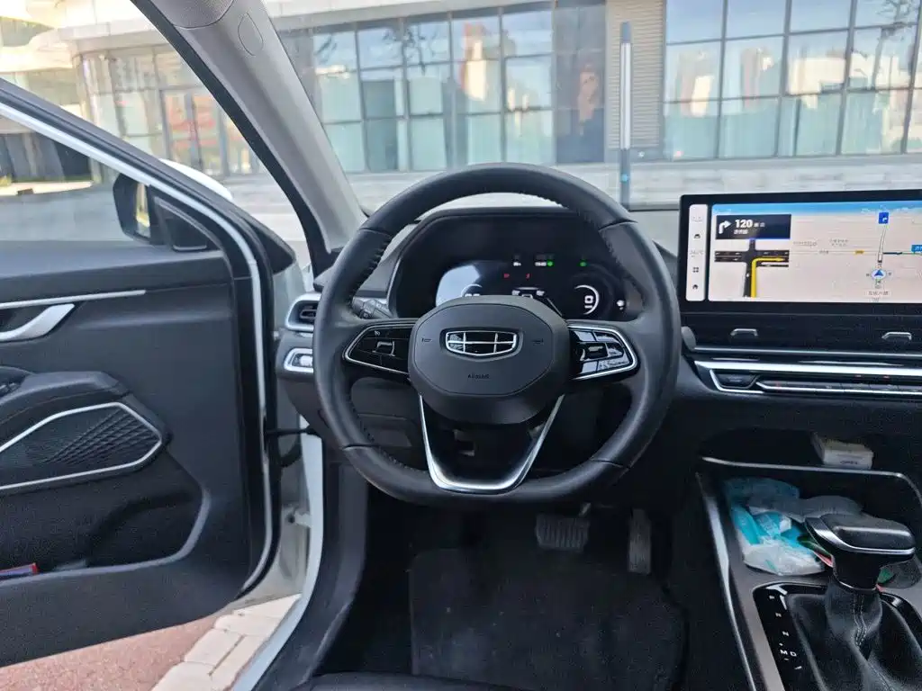 Geely Emgrand — миниатюра 11