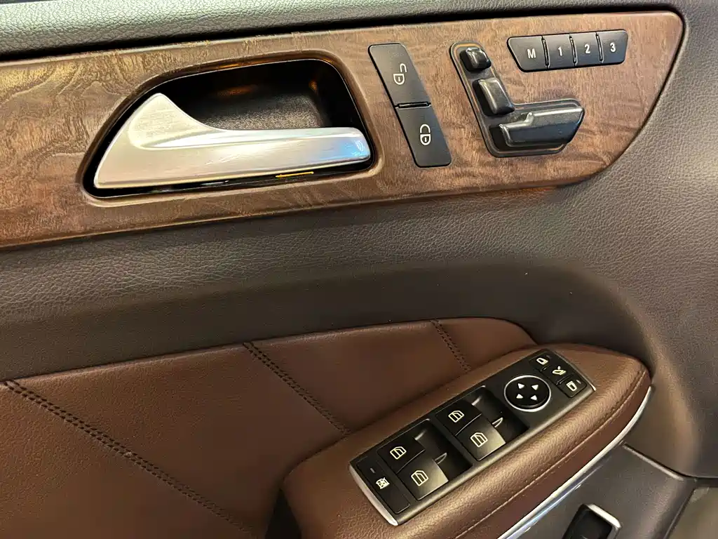 Mercedes-Benz GL-Class — миниатюра 10