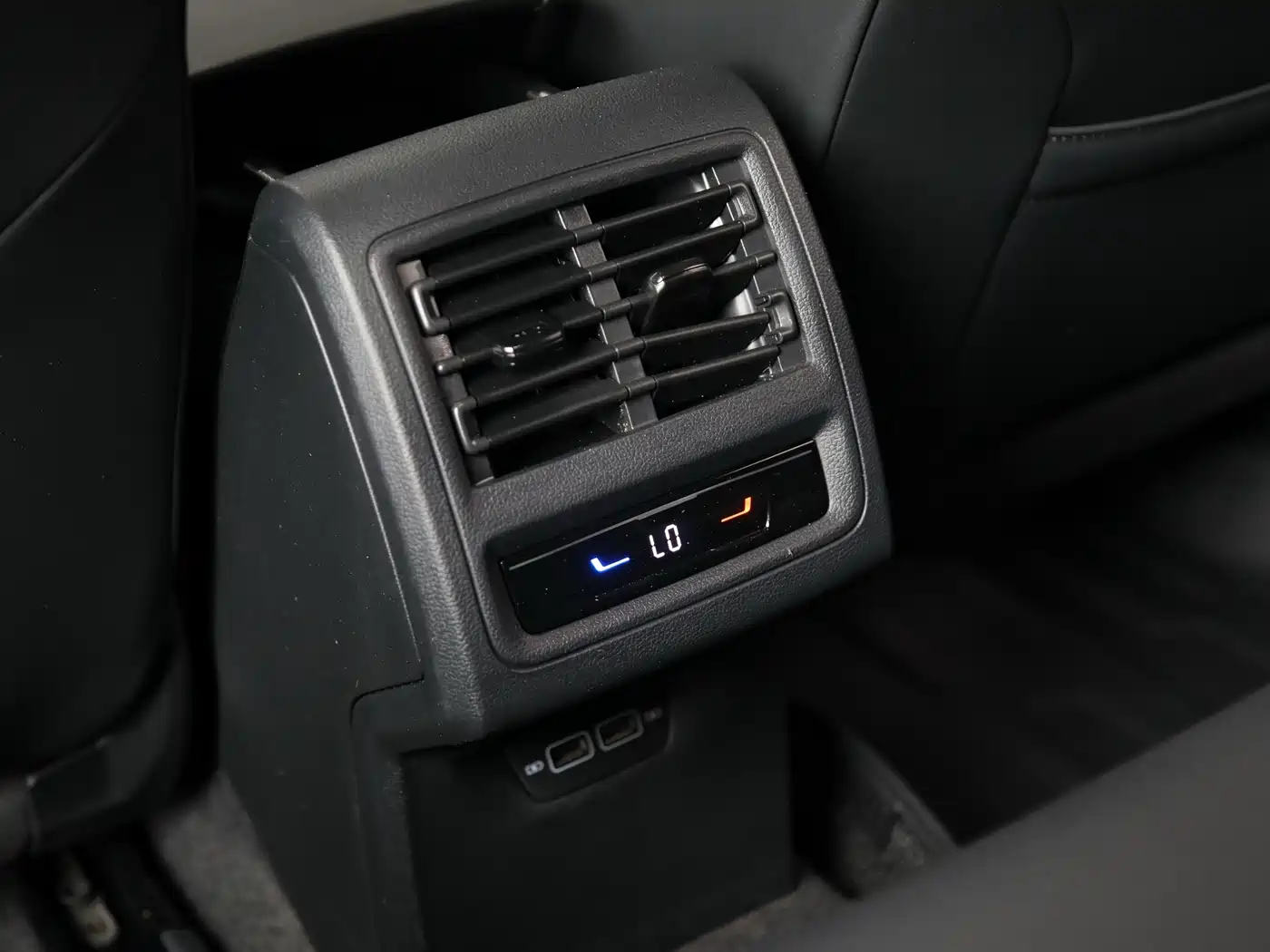 Volkswagen Golf 2023 Черный из Китая, фото 2