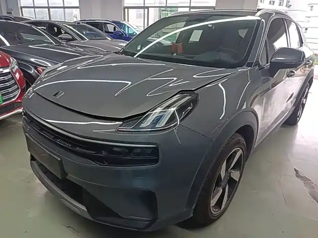 2021 Lynk & Co 06