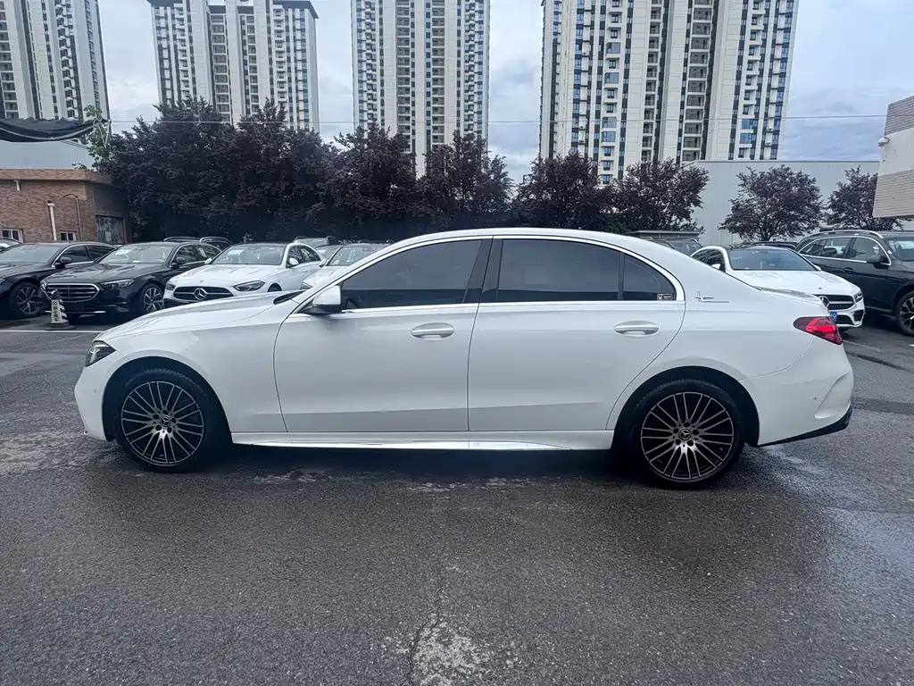 Mercedes-Benz C-Class — миниатюра 9