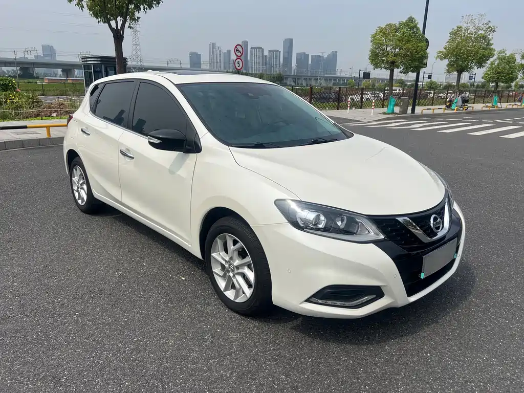 Nissan Tiida — миниатюра 3