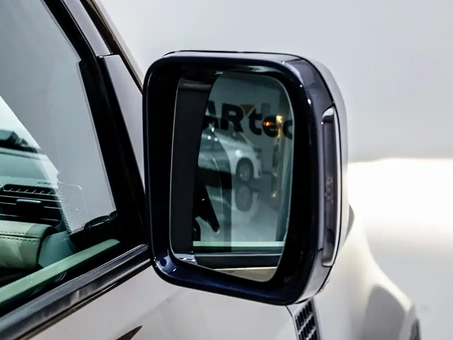 Land Rover Defender — миниатюра 27