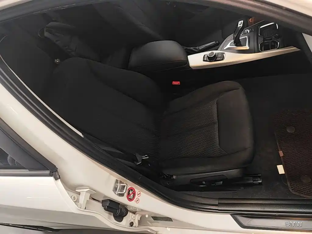 BMW 1 Series (Import) — миниатюра 25