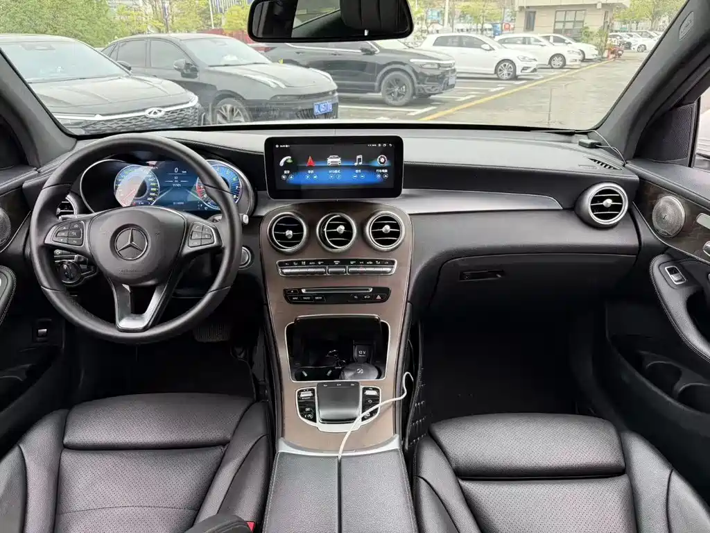 Mercedes-Benz GLC 2019 GLC 300 L 4MATIC
