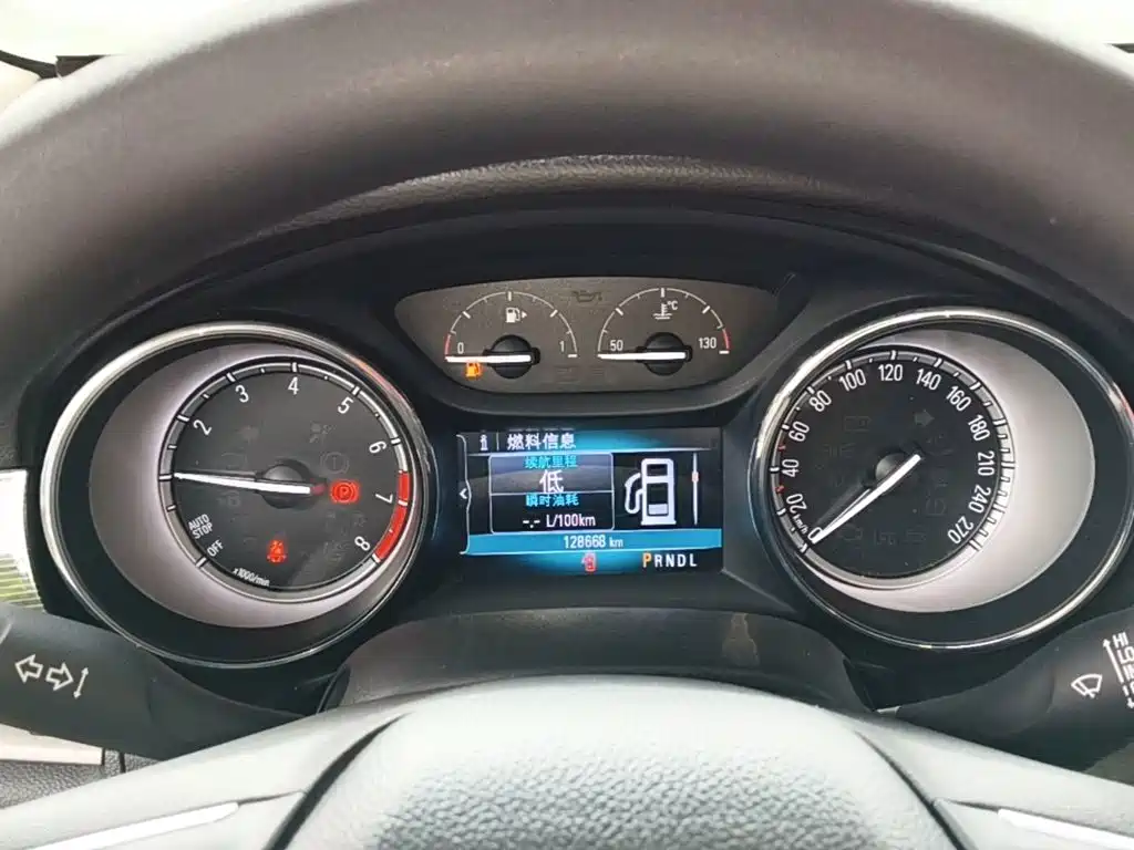 Buick Verano — миниатюра 12