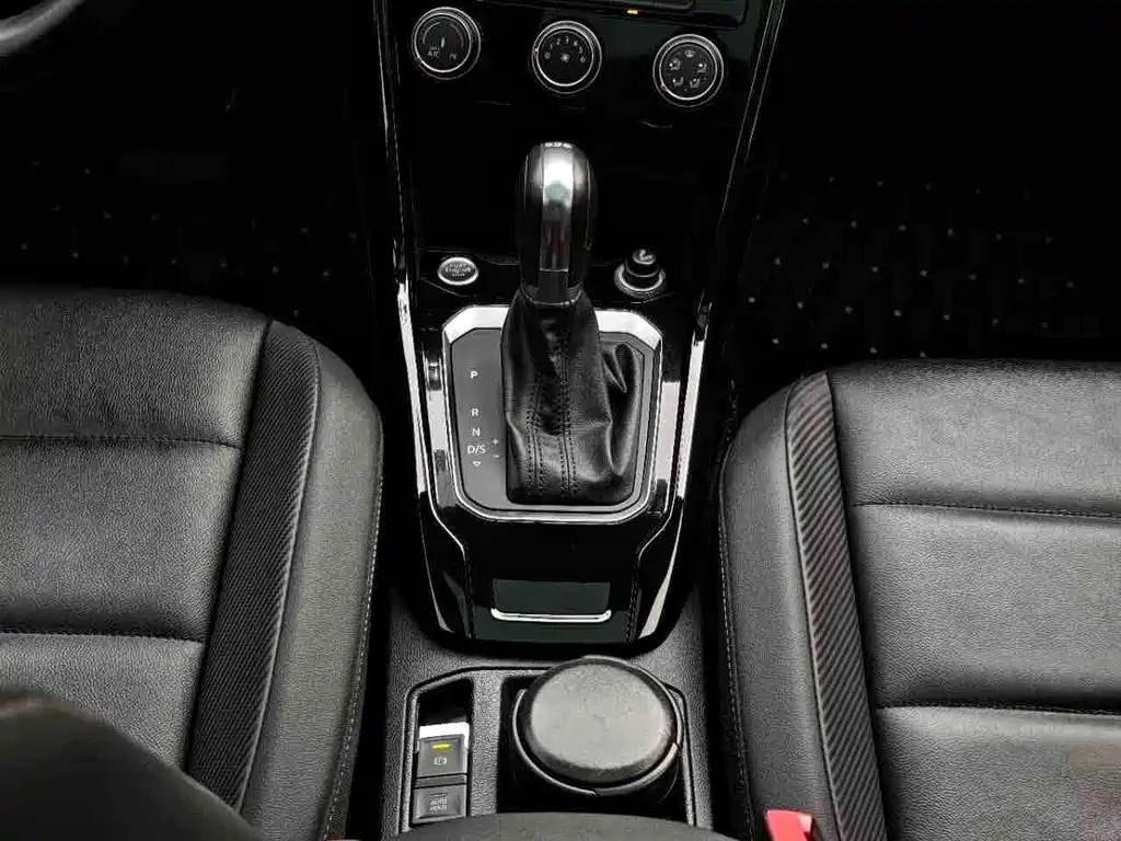 Volkswagen T-Roc — миниатюра 22