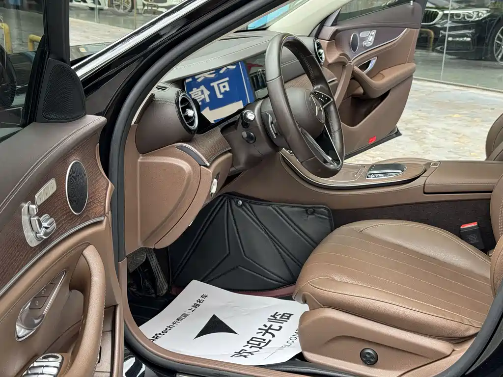 Mercedes-Benz E-Class — миниатюра 4