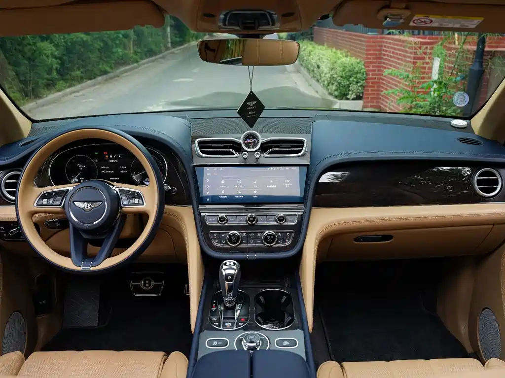Bentley Bentayga — миниатюра 9