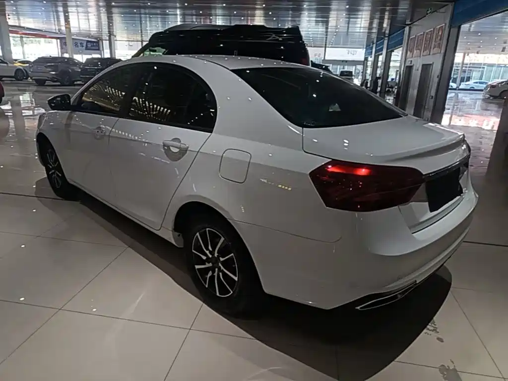 Geely Emgrand — миниатюра 5