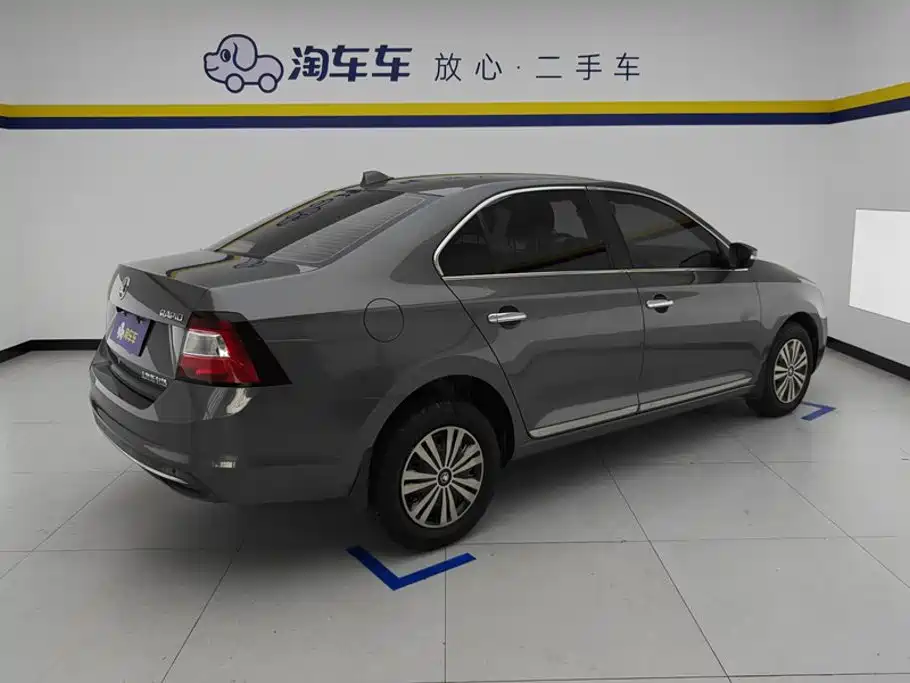 Skoda Rapid — миниатюра 3