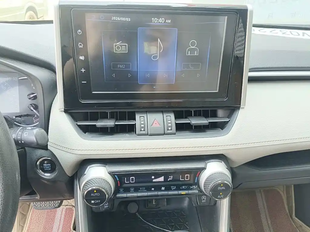 Toyota RAV4 — миниатюра 13