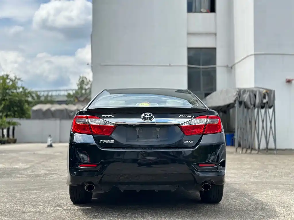 Toyota Camry — миниатюра 4