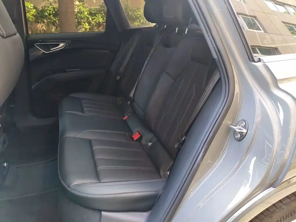 Audi Q4 e-tron — миниатюра 17