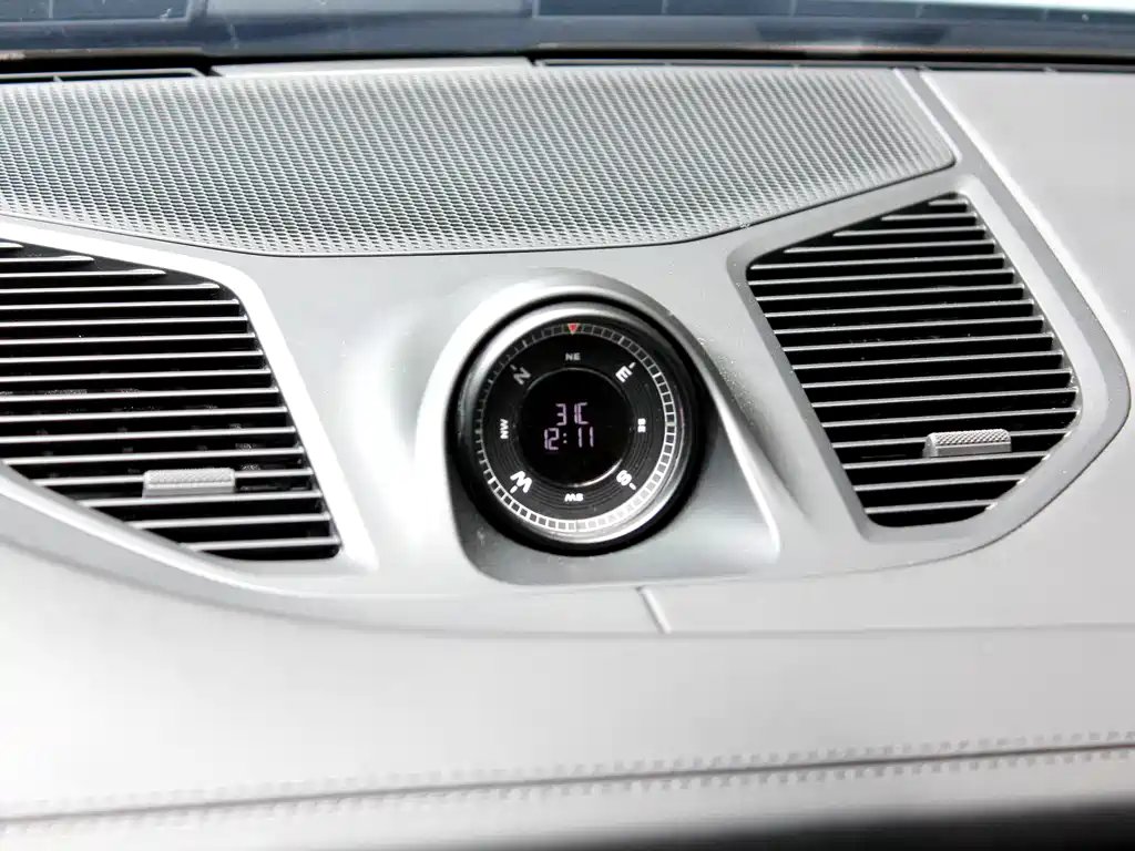 Porsche Cayenne — миниатюра 9