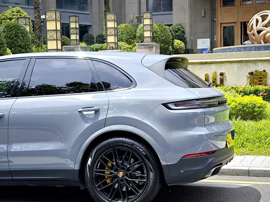 Porsche Cayenne — миниатюра 28
