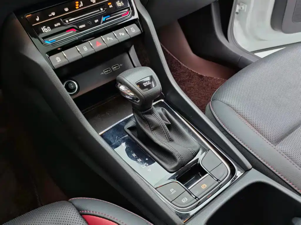 Skoda Karoq — миниатюра 13