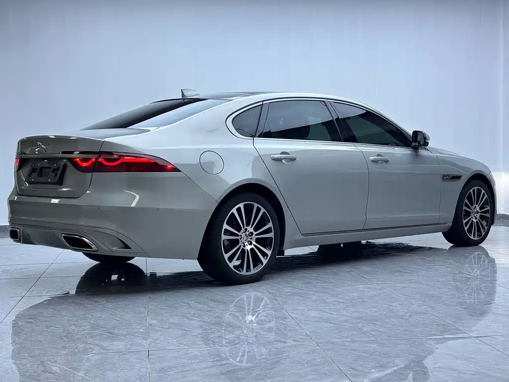 Jaguar XFL — миниатюра 10