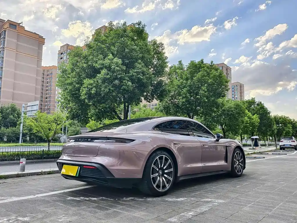 Porsche Taycan — миниатюра 16