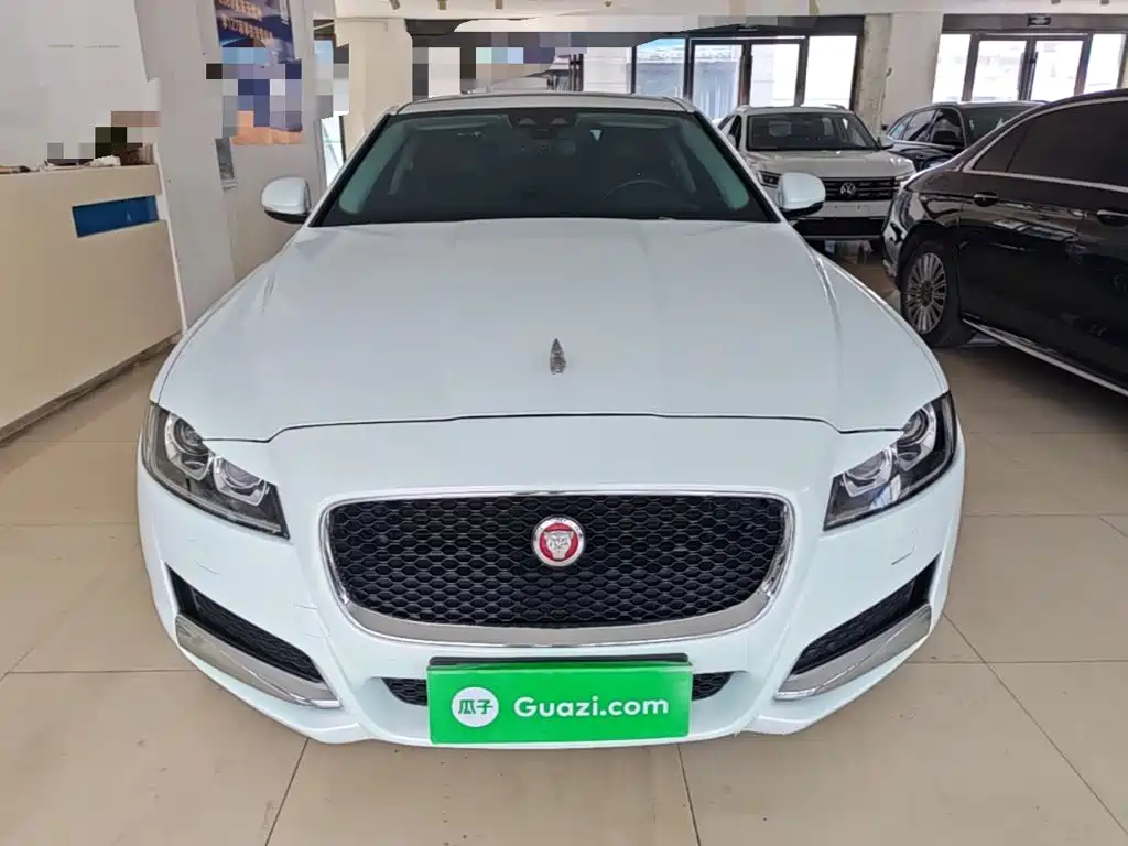 Jaguar XFL — миниатюра 3