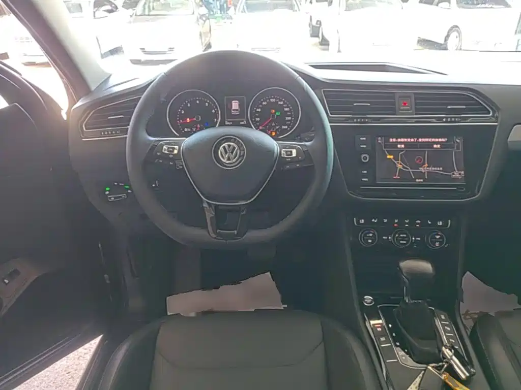 Volkswagen Tiguan L — миниатюра 11