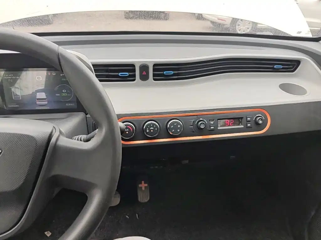 Wuling MINIEV — миниатюра 13