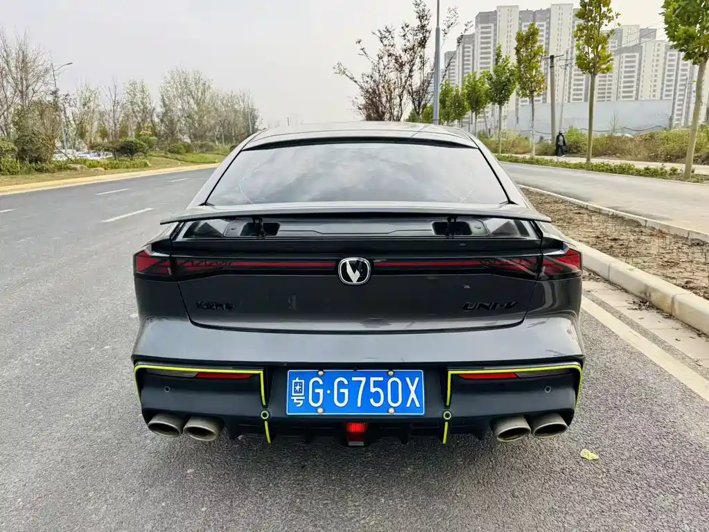 CHANGAN UNI V