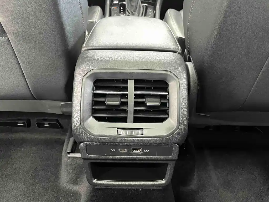 Volkswagen Tharu — миниатюра 10