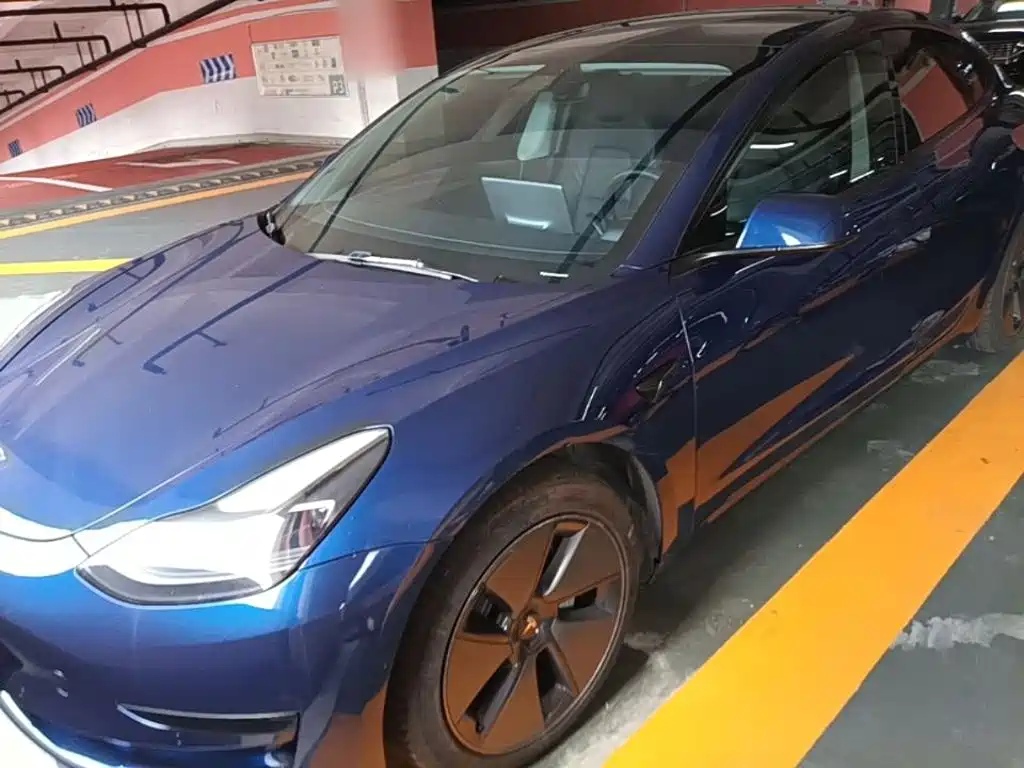 Tesla Model 3 — миниатюра 2