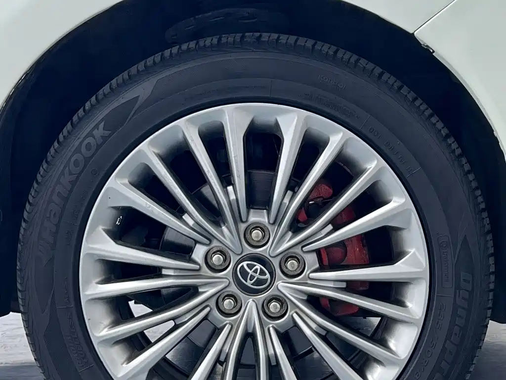Toyota Alphard — миниатюра 18