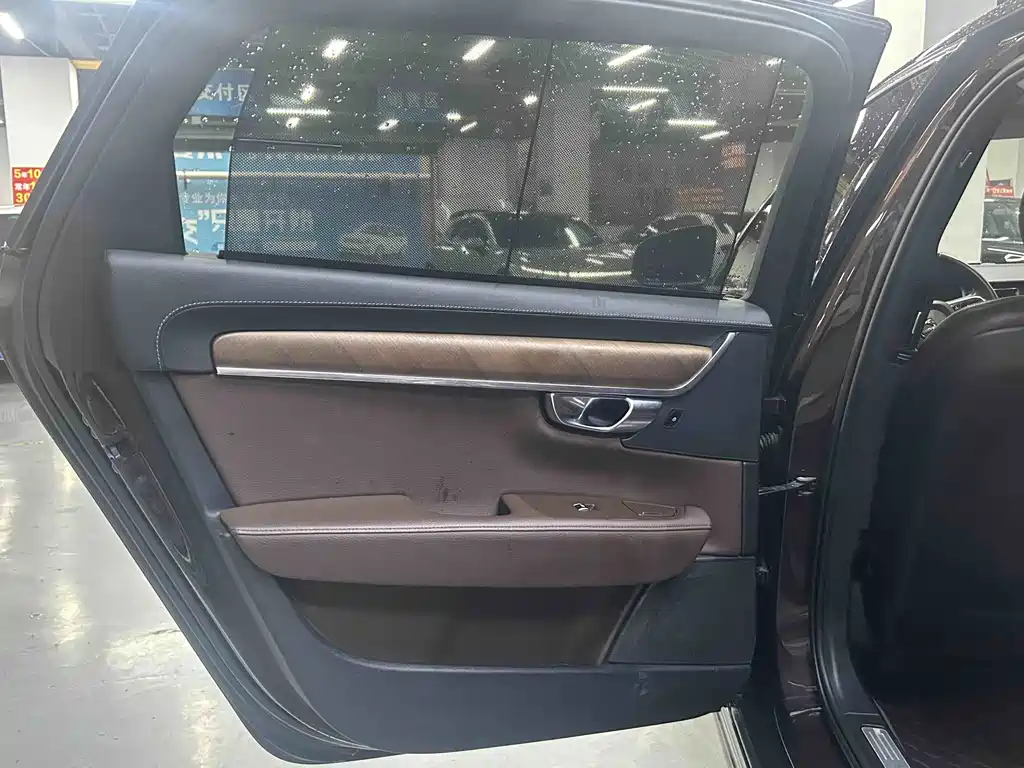 Volvo S90 — миниатюра 7