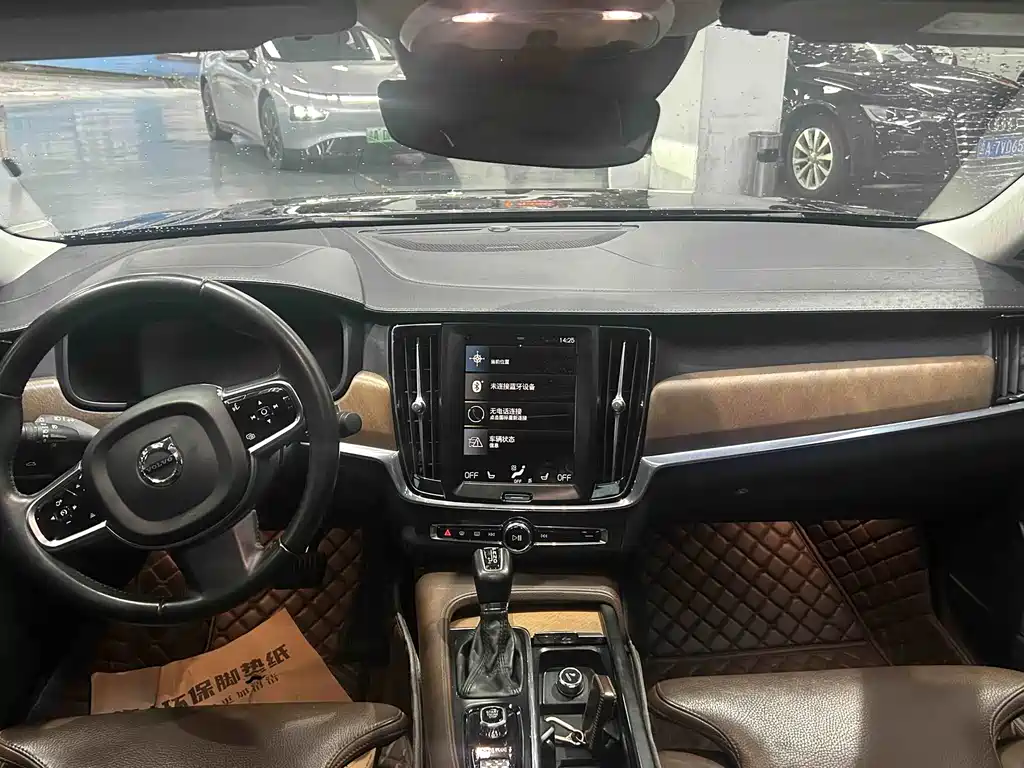 Volvo S90 — миниатюра 8